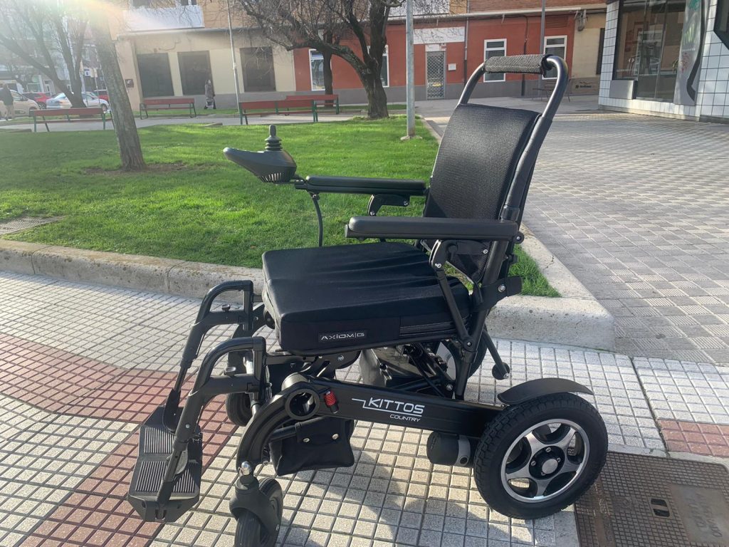 Silla de ruedas plegable KITTOS COUNTRY NEGRA SEGUNDA MANO